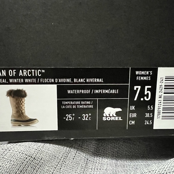 Sorel. Joan of Arctic Boots in Oatmeal. Like New, used once in box - Picture 3 of 4